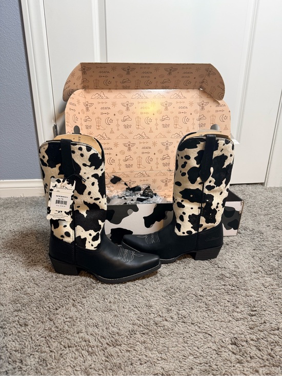 Montana West Shoes - Montana West Black and White Cowhide Western Boots